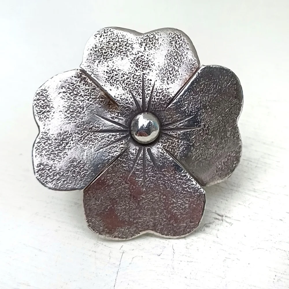 Large Flower Silver Ring - Picture 3 of 12